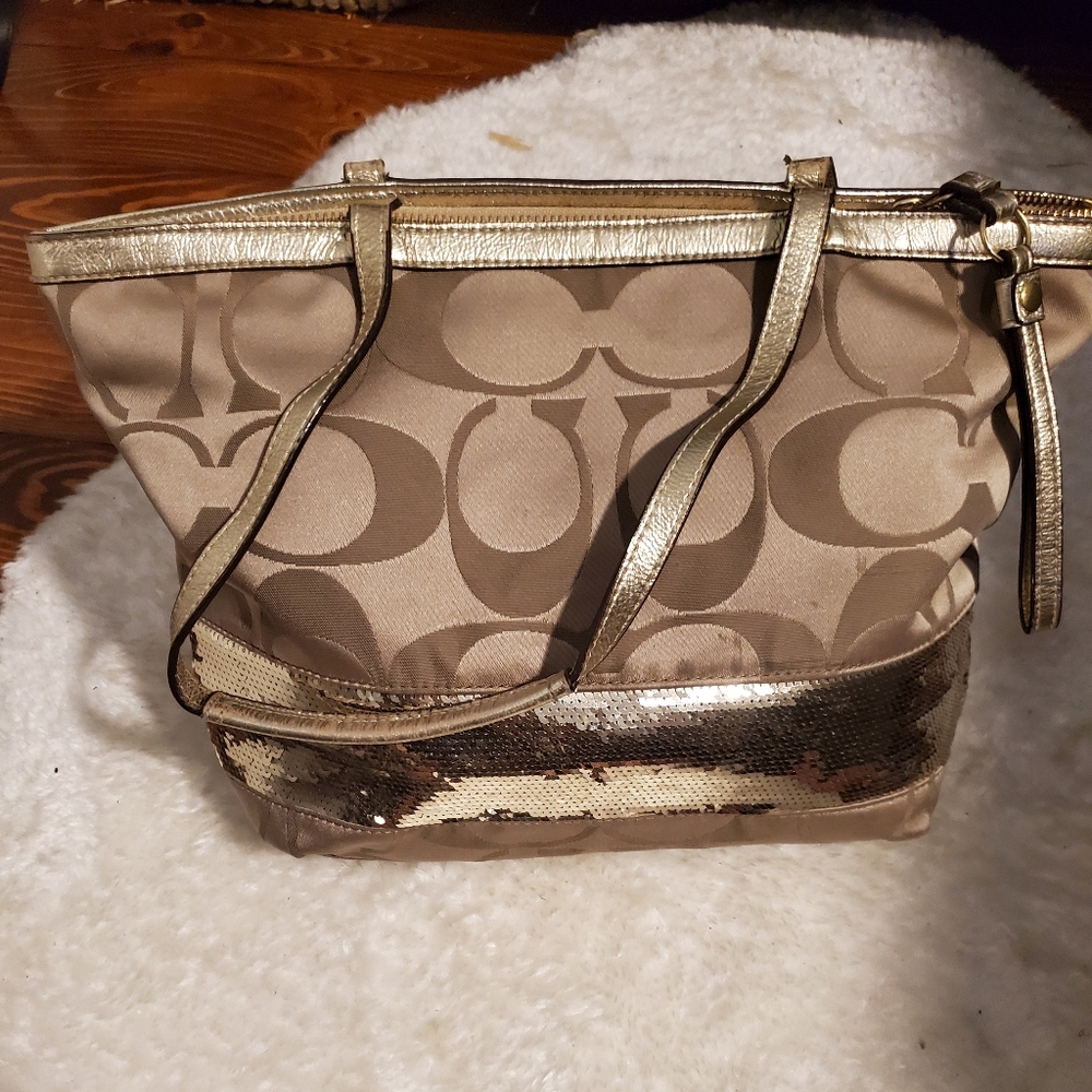 Coach women's tote bag